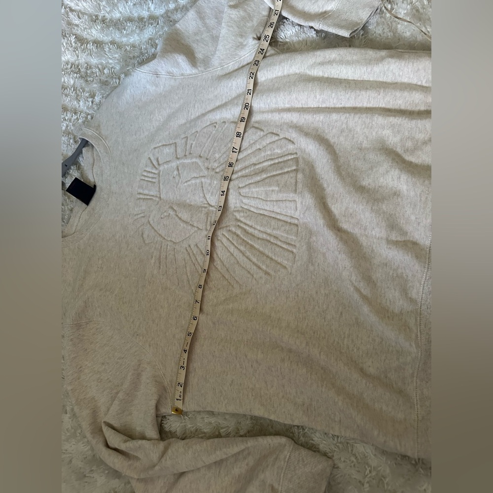 The Lion King Embossed Graphic Sweatshirt Oatmeal Heather Crewneck unisex sz XL - Picture 8 of 11